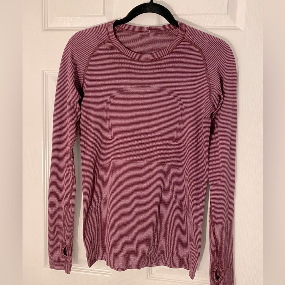 Lululemon top maroon color